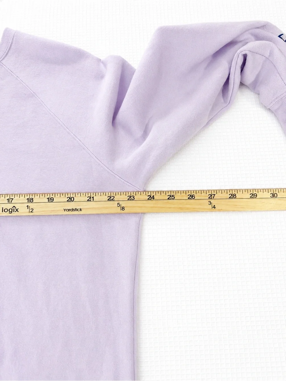 Champion Women's Iridescent Crewneck Sweatshirt Size 1X Purple Lilac Logo *Flaw*